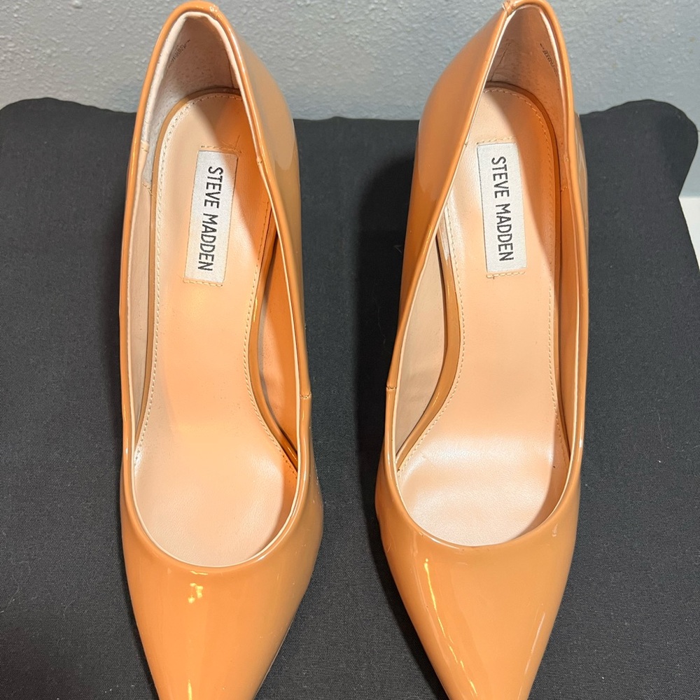 Steve Madden Women's Nude Heels- Size 9